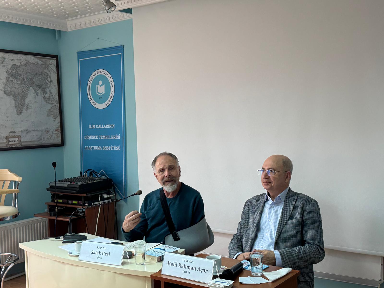 İSLAM DÜNYASI VE FELSEFE -Prof. Dr. Şafak URAL-