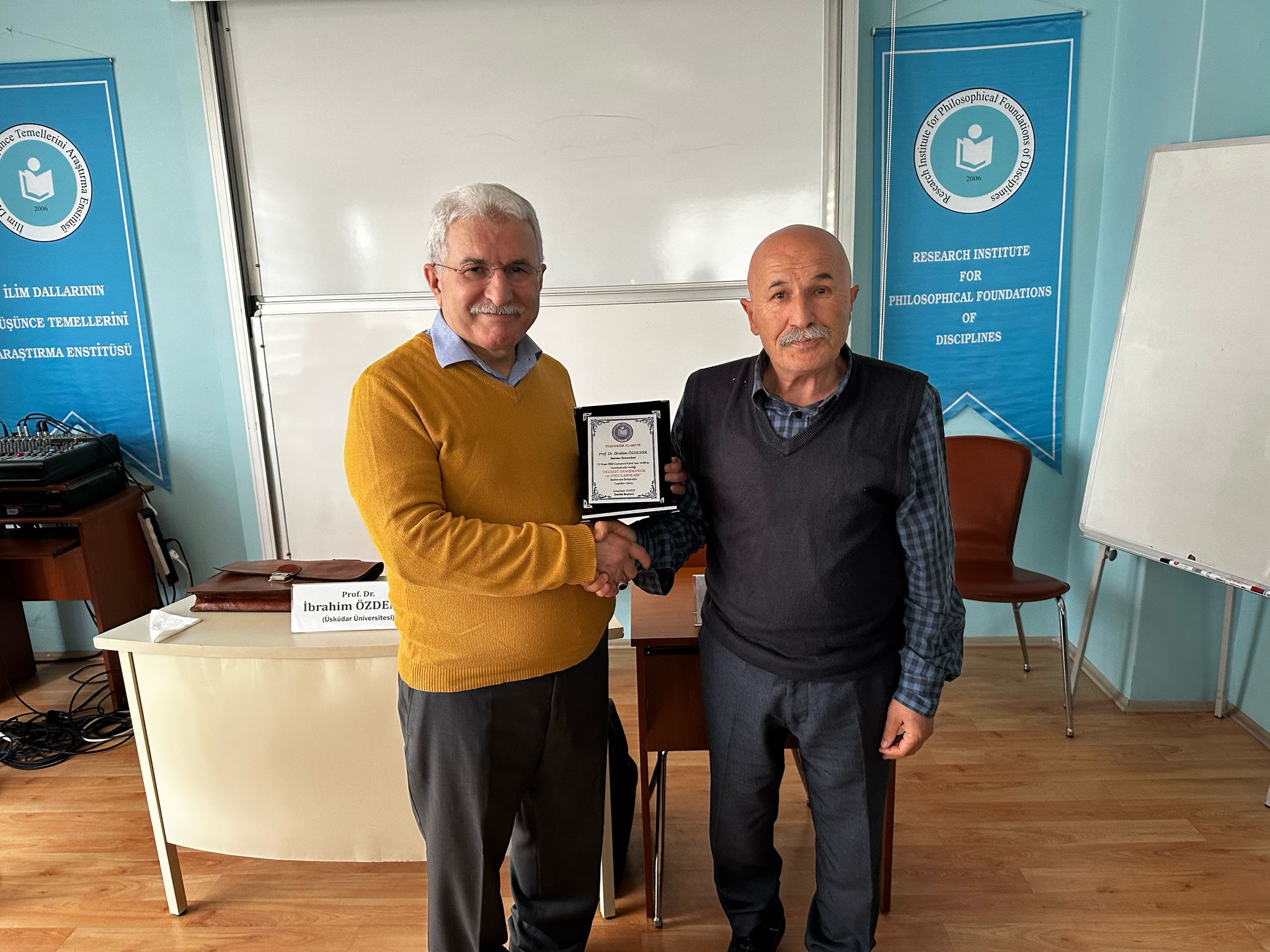  FELSEFİ DANIŞMANLIK VE UYGULAMALARI -Prof. Dr. İbrahim ÖZDEMİR-